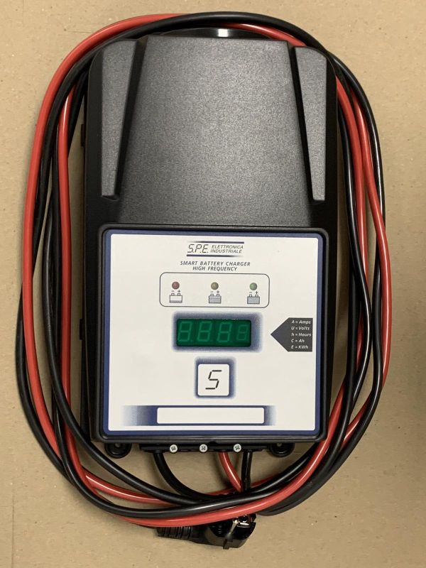 Зарядний пристрій SPE(Італія) модель CBHF2-XP, 24V, 40А